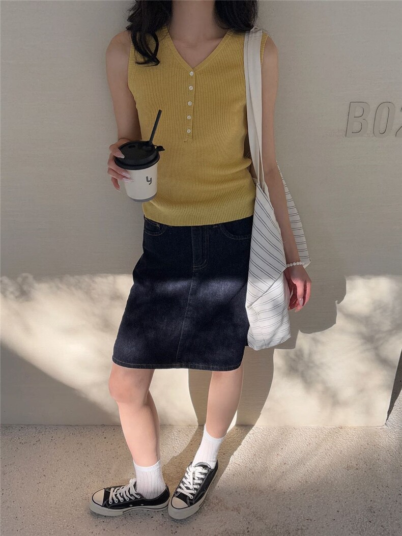 2025春季新款修身无袖上衣v领针织背心女可外穿,女装背心吊带,斯尔特羊绒