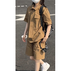 卡其色