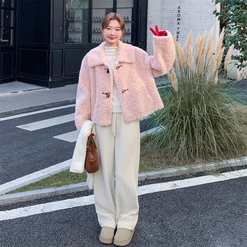 粉色千金感皮毛一体牛角扣羊羔毛外套女冬季2025新款时髦洋气棉服,女装皮草,2C056