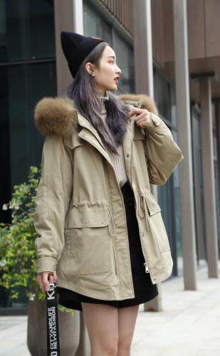 挂毛派克中长款，时尚休闲简约大方。，女装，维纳真蒂 纳易莲