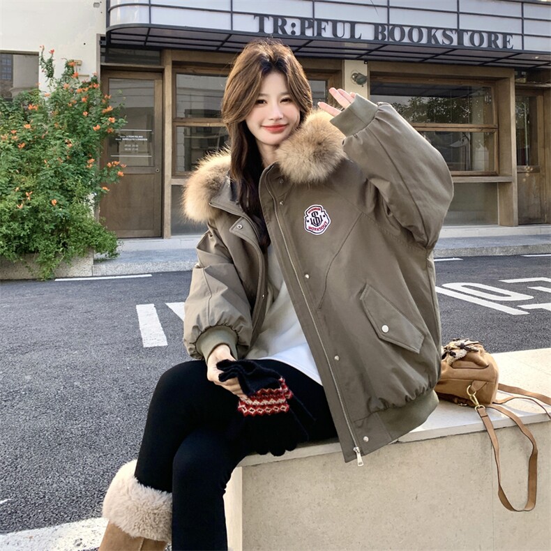 美式工装风毛领派克服女冬季保暖连帽外套军绿色加厚高级感羽绒服,女装羽绒服,维壹