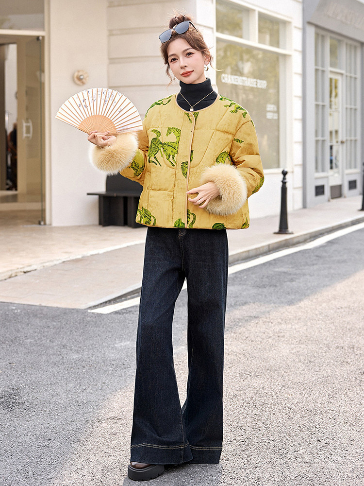 现货。现货。2025年冬季新中式短款真狐狸毛气质潮羽绒新款,女装羽绒服,艾仟回(原伊仟回)