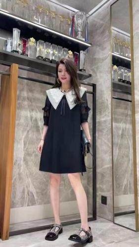 连衣裙，女装连衣裙，玫瑰共和国