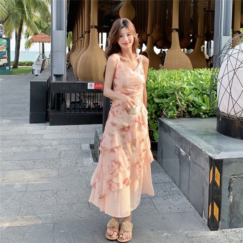 度假风粉色碎花吊带连衣裙女夏季新款修身显身材气质绝美无袖长裙,女装连衣裙,2D078