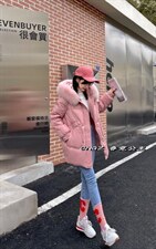 大毛领闪光羽绒服，女装羽绒服，春霓公主