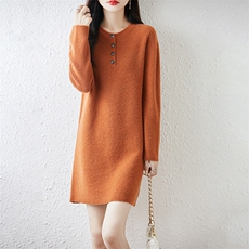 2025百搭时尚简约中长扣圆领长袖舒适，女装连衣裙，越洋羊