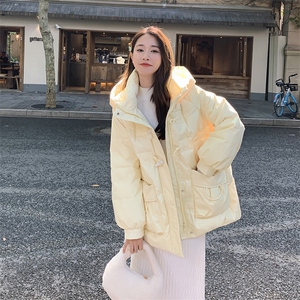 鹅黄色短款羽绒服女2024年冬季新款韩版设计感牛角扣加厚连帽外套图片