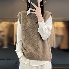 2024秋冬新款仿羊毛女士圆领菱形仿羊毛背心马甲，女装马甲，润辉羊绒
