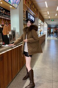 冬季新款三色大毛领派克服图片