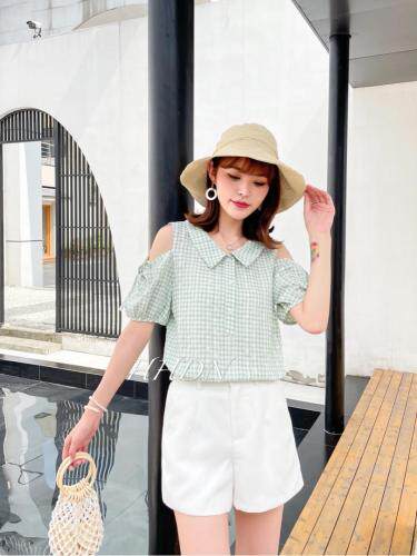2021年夏季新款格子漏肩小衫，女装，红火丹妮