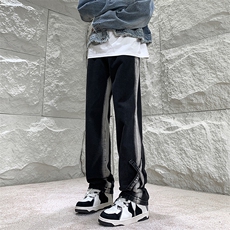 黑色
