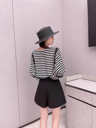 新款夏装条纹上衣，女装，娇姿百合