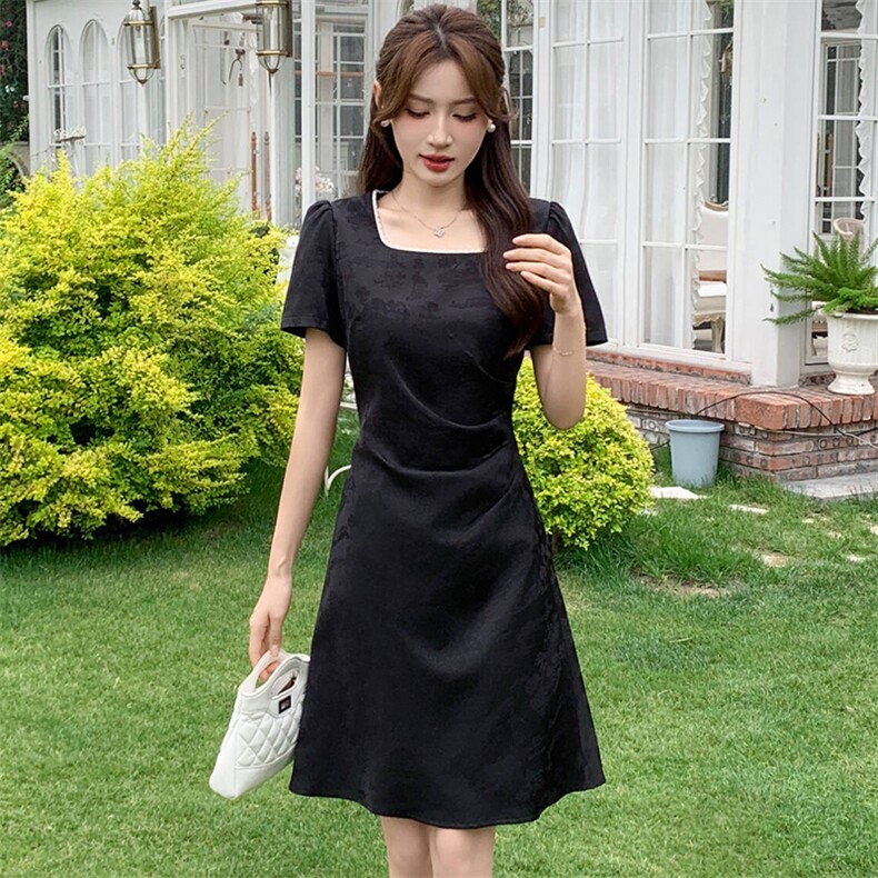 高端时尚方领钉珠提花连衣裙女2025夏季新款小个子修身显瘦A字裙,女装连衣裙,心心服饰