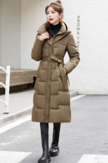 加厚保暖长款过膝羽绒服女2024冬新款收腰显瘦时尚连帽白鸭绒外套，女装羽绒服，琦鑫阁（原依鑫阁）