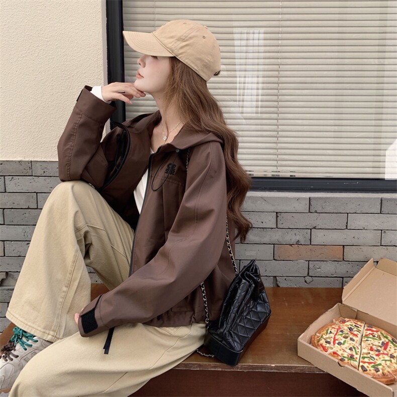 25秋季新款加厚面料冲锋衣外套6516-P155-K238,女装短外套,2C317