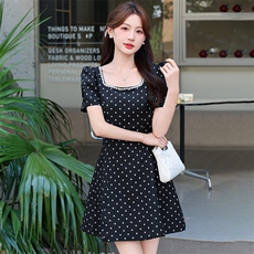 法式波点短袖钉珠方领减龄连衣裙女2025夏季新款收腰a字时尚短裙，女装连衣裙，超帛