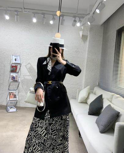 2??0??2??1??春款全面煥新??，女装，AMG