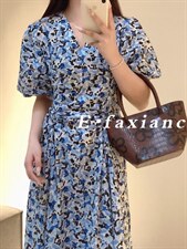 【现货】韩版碎花连衣裙修身松紧腰?调节大小，女装连衣裙，E.FAXIAN伊发现