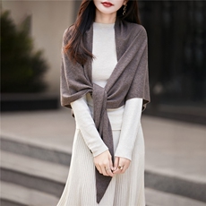 法式精纺毛针织披肩女2025新款保暖围巾披肩两用三角式斗篷披风潮，披肩，圣丽羊绒