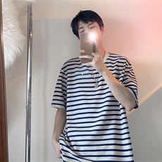 灰色