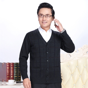 冬季新款中老年人加绒加厚保暖针织开衫上衣男士休闲宽松打底衫图片