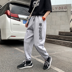 【】A003-HZ7205-P50新款英文字母绣花时尚运动裤 女模1图片