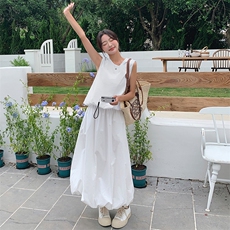 白色花苞半身长裙无袖背心套装两件套女夏甜美减龄气质御姐，女装连衣裙，幸运星