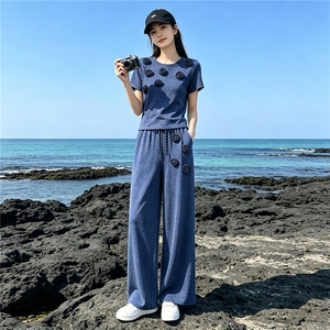 欧货时尚休闲运动套装夏季新款圆领立体花朵上衣直筒长裤两件套潮图片