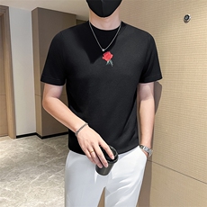 黑色