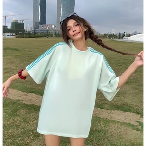 抖音得物品质二开240克宽松纯棉美式潮牌印花三条杠中性风短袖T恤