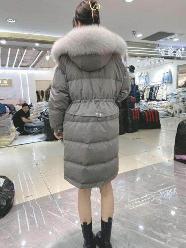 冬款新款大狐狸毛领系列长款90绒羽绒服，女装羽绒服，红雀纺