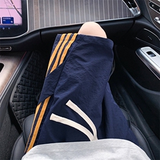 藏青黄色