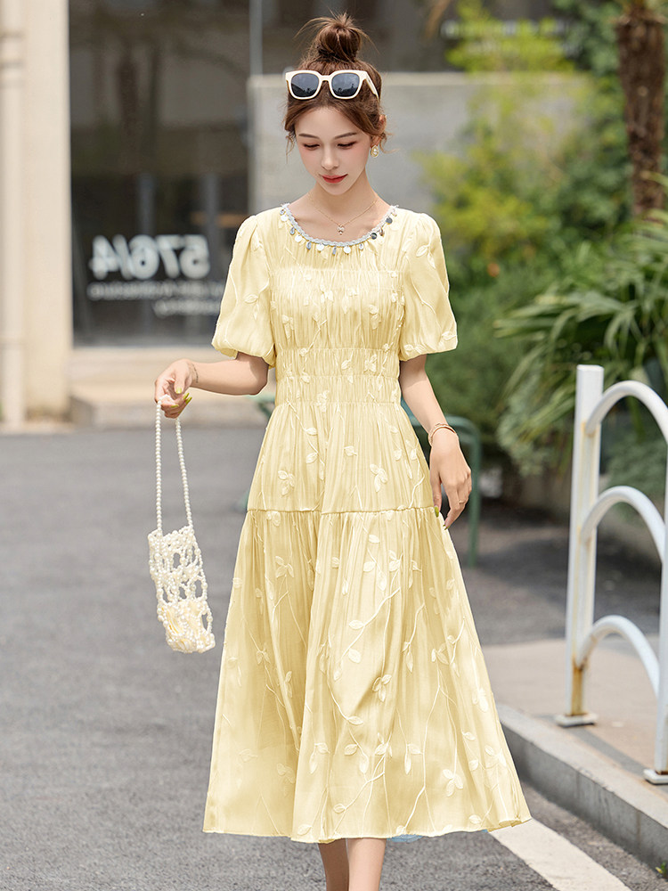 浅蓝色刺绣连衣裙女夏中长款2025今年流行巨好看减龄甜美a字裙子,女装连衣裙,布芭啦