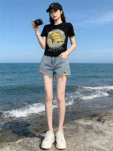 女夏季新款韩版运动休闲套装卡通印花圆领短袖宽松牛仔短裤两件套图片