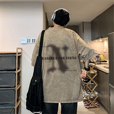 卡其色