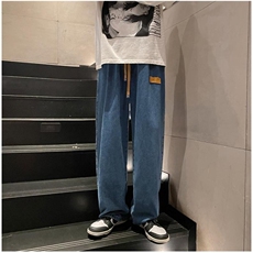 深蓝色