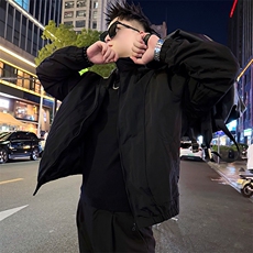 黑色