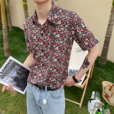 玫红色