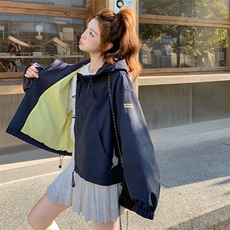 韩版工装短款设计感显瘦外套女2025春秋季新款连帽冲锋衣减龄夹克，女装短外套，2C007