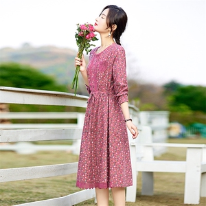 2026年春季新款碎花棉麻风连衣裙02图片