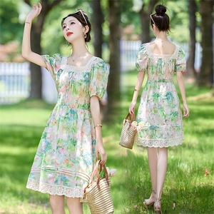 蕾丝边方领泡泡袖碎花连衣裙女夏季新款油画花色甜美长裙高腰裙子,女装连衣裙,星期衣