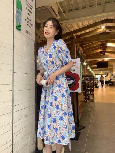 夏季新款花花修身连衣裙，女装连衣裙，时戴衣人