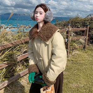减龄翻领皮毛一体短款外套女2025年冬季新款小个子羊羔毛皮衣图片