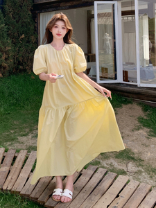 2025夏季俏皮泡泡袖设计感连衣裙女法式甜美松弛小个子百搭长裙子图片