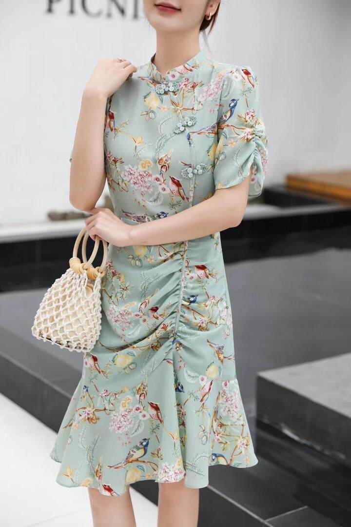 花色盘扣连衣裙，女装连衣裙，茗格拉