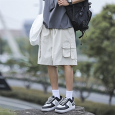 米白色