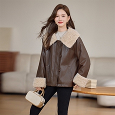 2025年冬季韩版宽松设计感毛毛翻领加厚羊羔毛高端保暖洋气插肩袖，女装派克服，依万里