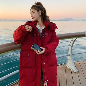 红色牛角扣连帽羽绒服女2025冬季新款中长款加厚保暖白鸭绒外套潮图片