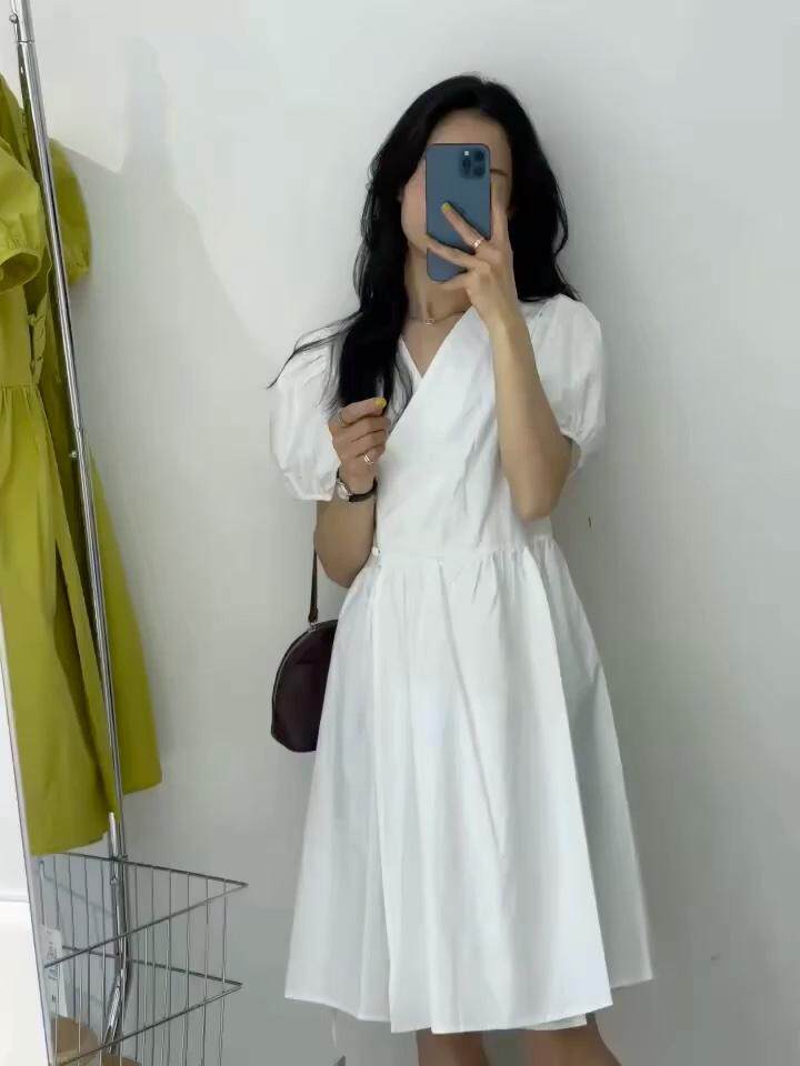 风斜抠连衣裙，女装连衣裙，玩美