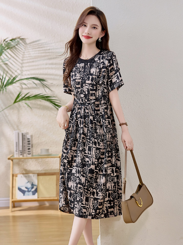 【夏季女装新款】大量现货领口绣花年轻妈妈中长款连衣裙,女装连衣裙,魅衣本色